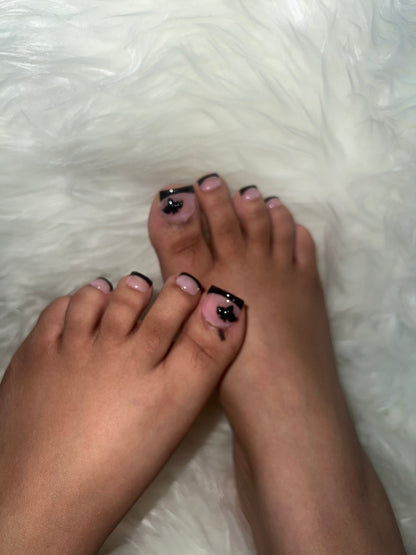 Black French tip Halloween toes (20+ pieces)